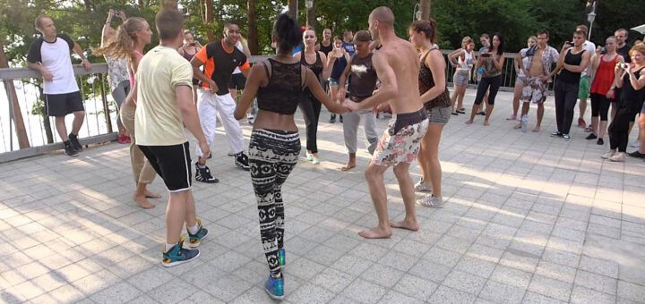 00012 Rueda de Casino   Roynet & Yeni