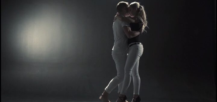 Kizomba Fusion Improvisation - Kristofer Mencák & Rita Ravado