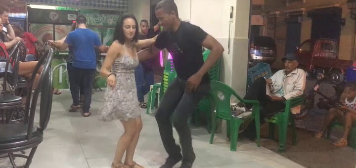 Part.2 - Rodolfo M. & Liza Y., Dominican Bachata (Canta - Marino Castellano), Colmadon RD, 05/2018.